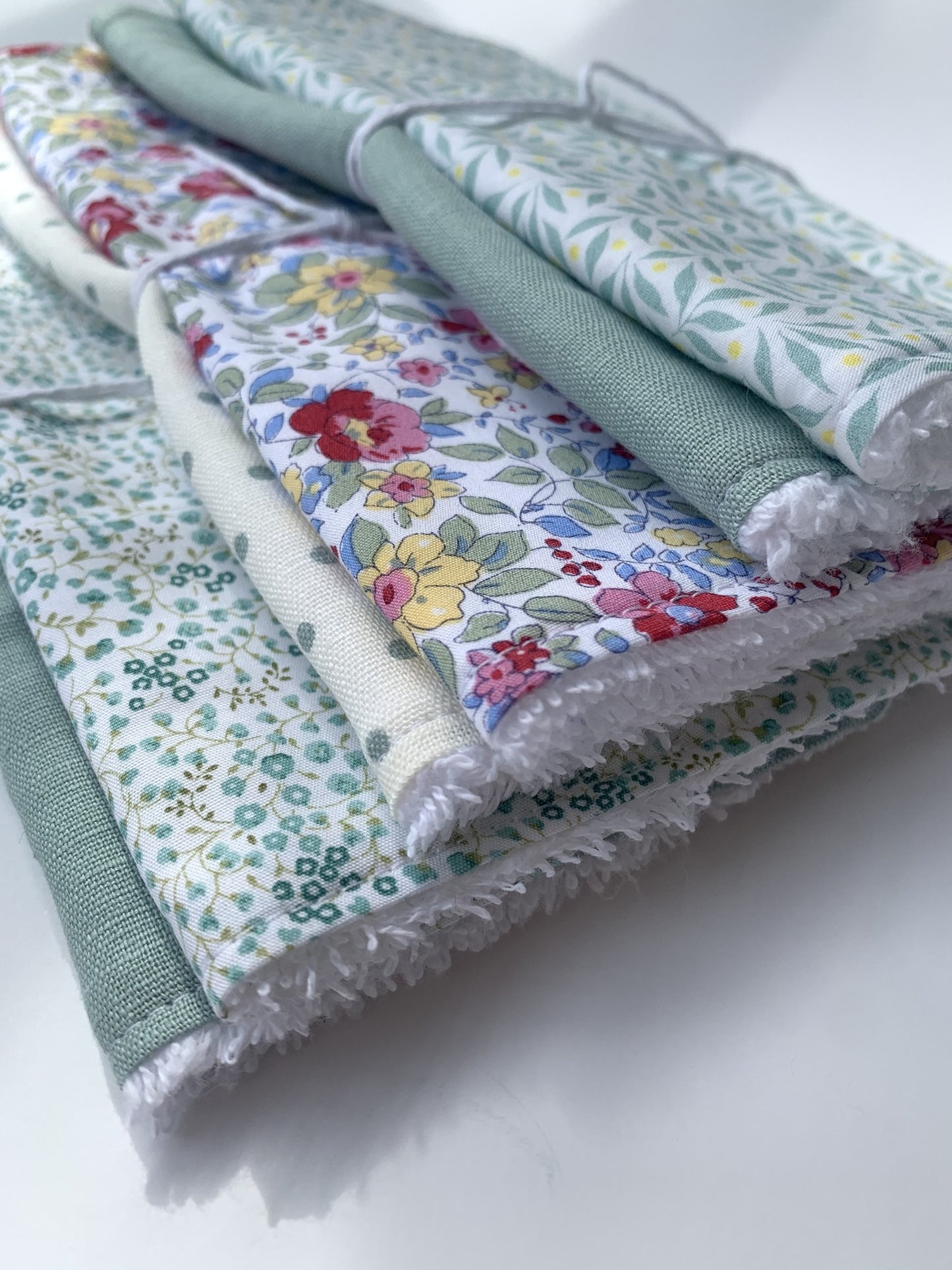 Tovalloletes multiús