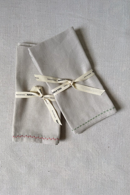 Embroidered napkin (Pack 2)